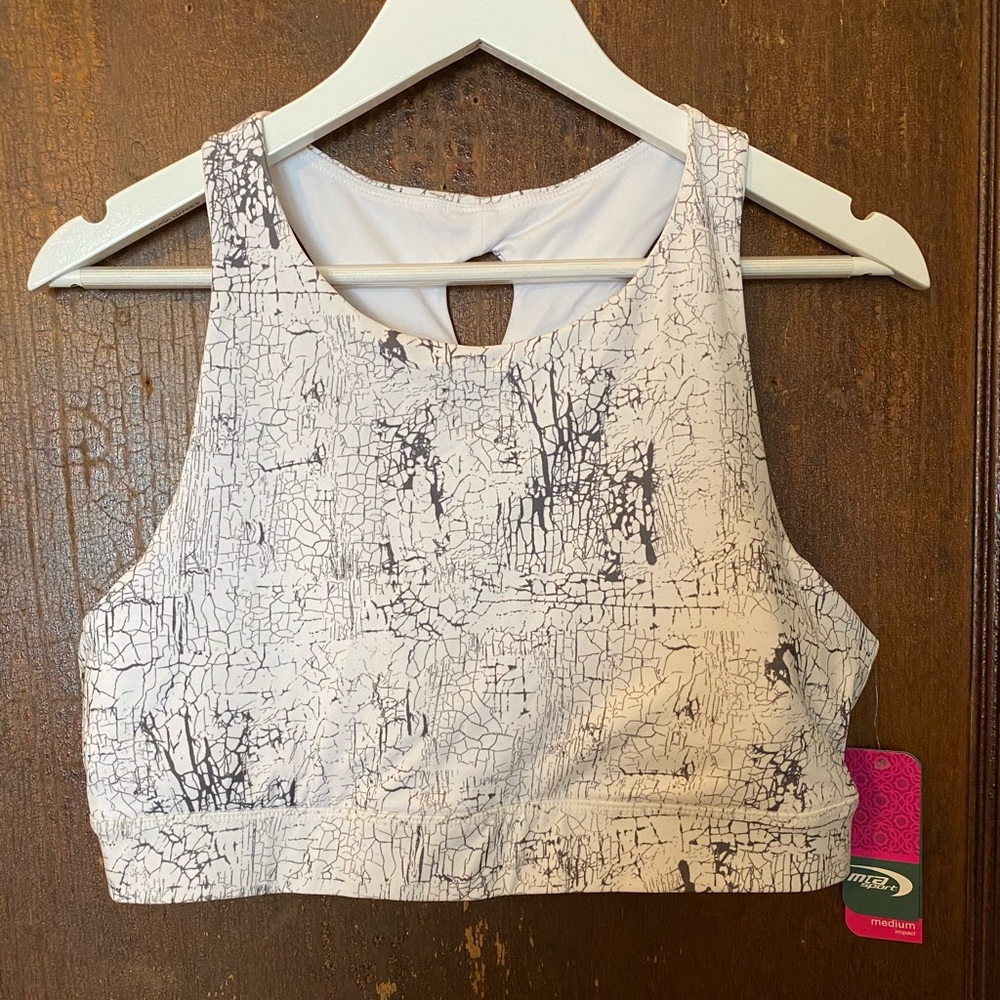 NWT mta Sports bra 1X with foam cups